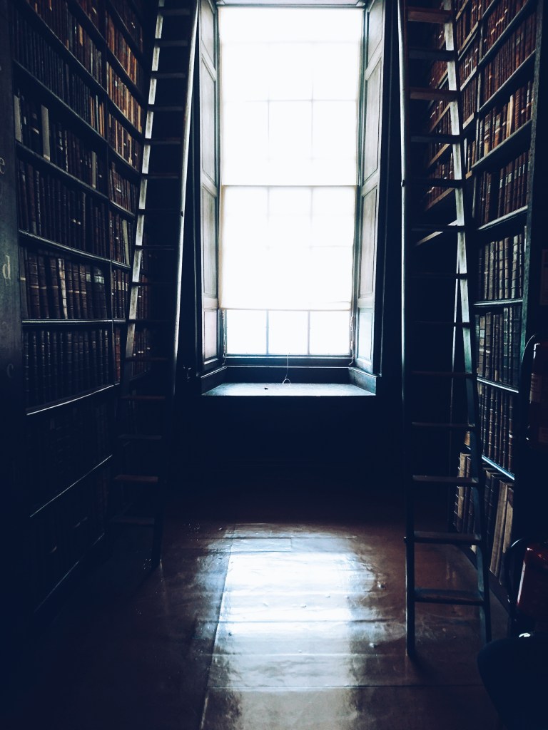 Dublin Trinity College Library Bibliothek