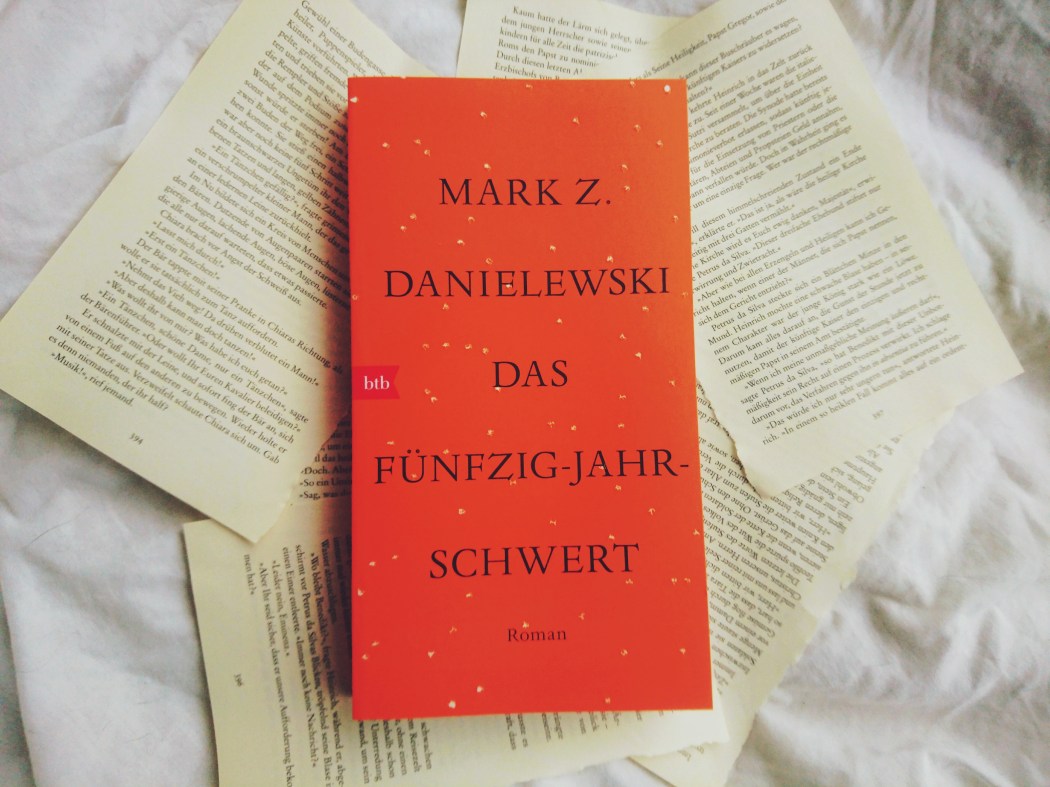 Mark Z. Danielewski das fünfzig-Jahr-Schwert Rezension Roman Literatur